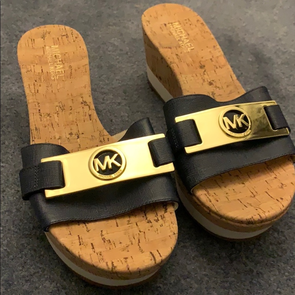 Michael Kors women’s shoes clogs beautiful!